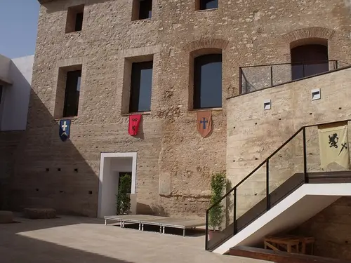 Castillo y murallas de Ribarroja del Turia