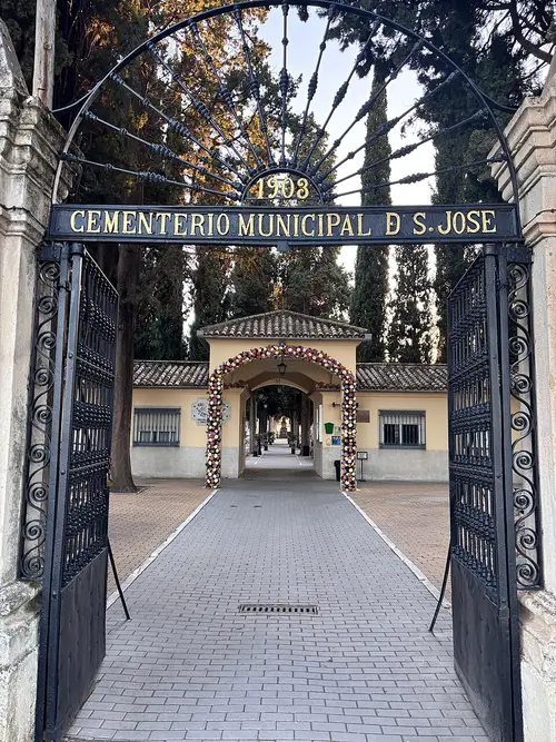 Cementerio de Cabra