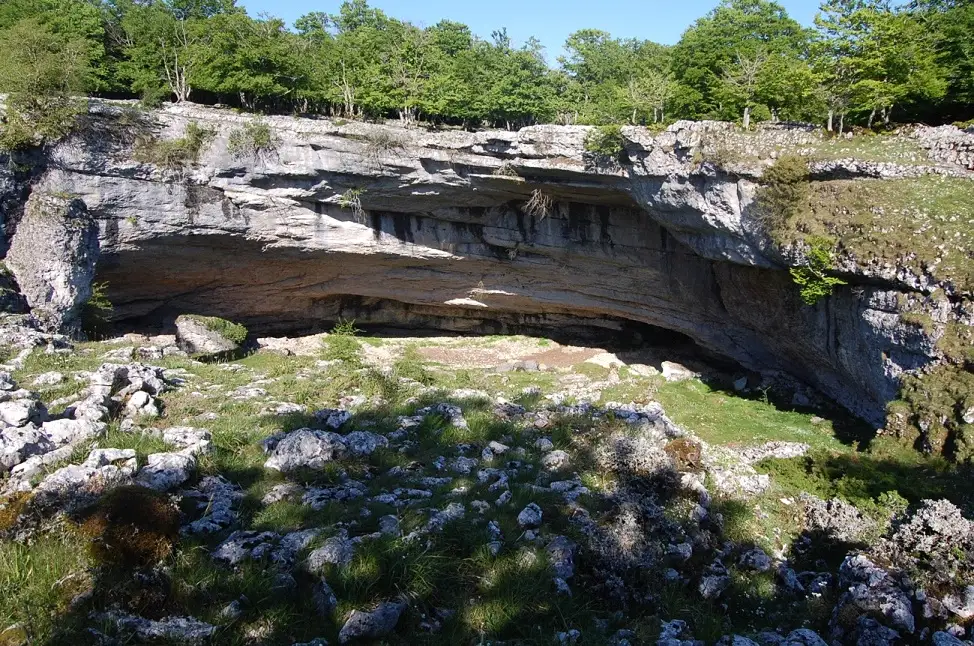 Cueva de Lezaundi