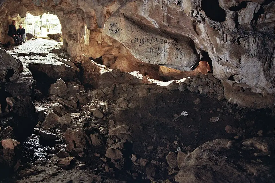 Cueva de Lumentza