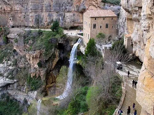 Monasterio de San Miguel de Fay