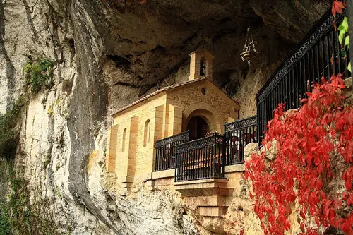 Santa Cueva de Covadonga