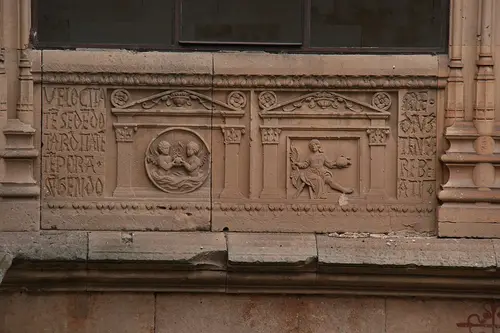 Siete emblemas de la Universidad de Salamanca
