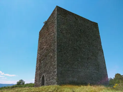 Torre medieval de San Martín de Hoyos